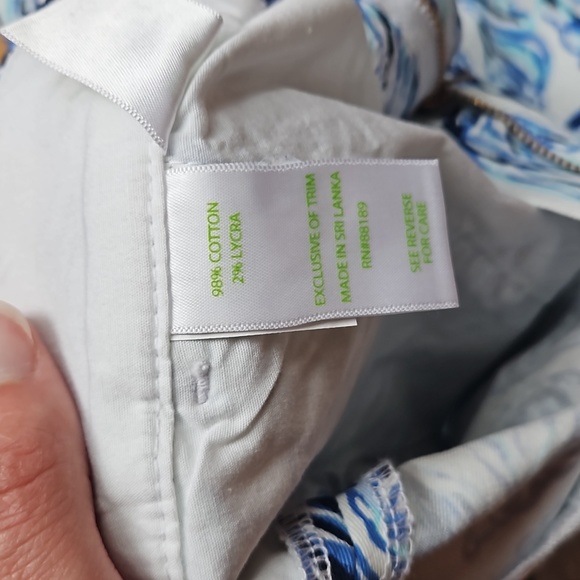 Shorts - Picture 4 of 8